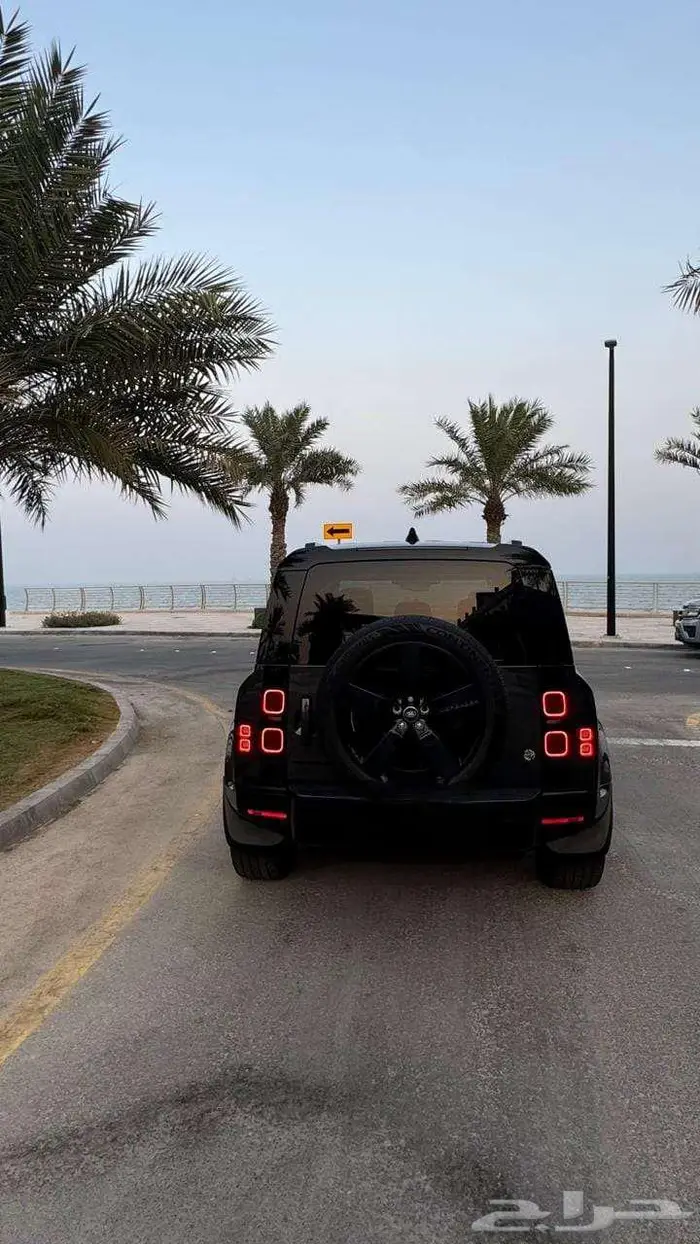 لاندروفر ديفندر HSE 2024 16