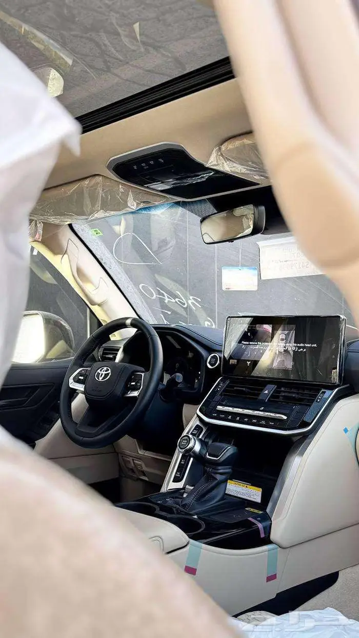 تويوتا لاندكروزر GXR رقم 3 بنزين 2025 كاش أو أقساط 8