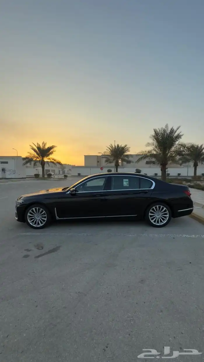 بي ام دبليو 2022 730 الممشى قليل 8