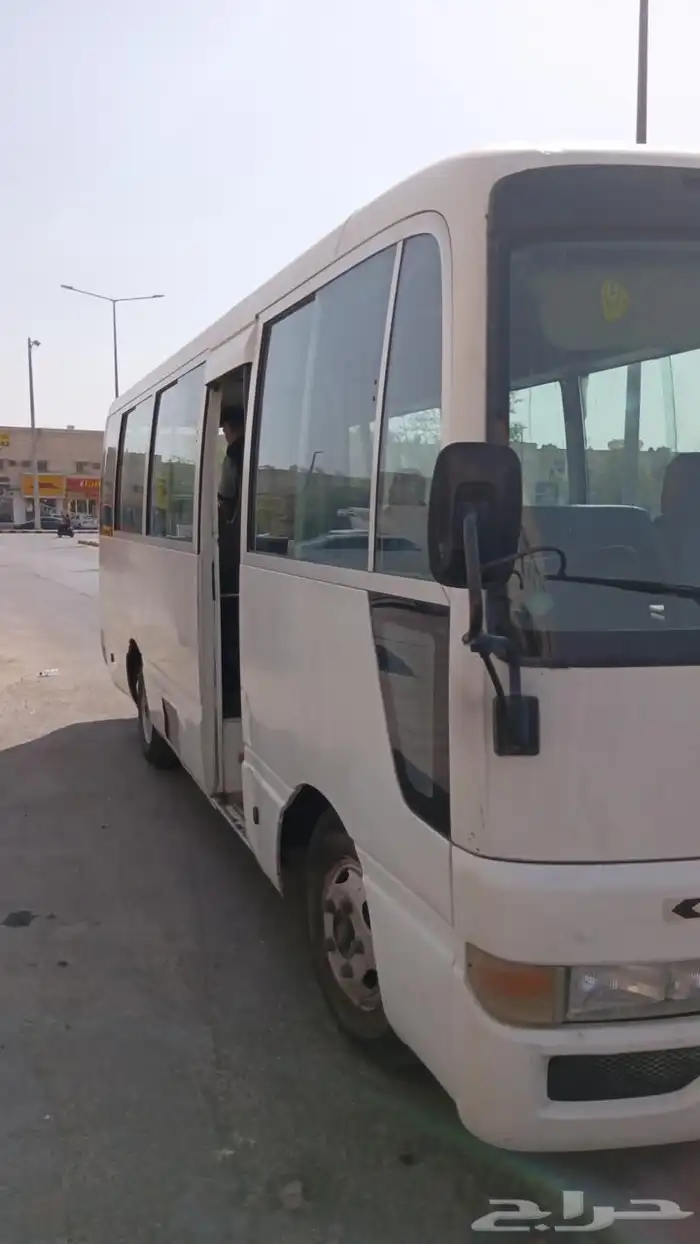 باص نيسان لل اجار شهري 1
