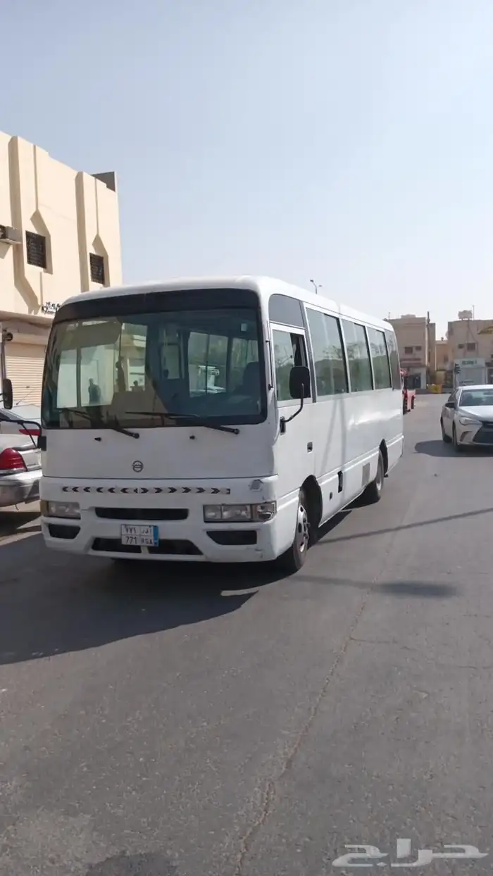 باص نيسان لل اجار شهري 0