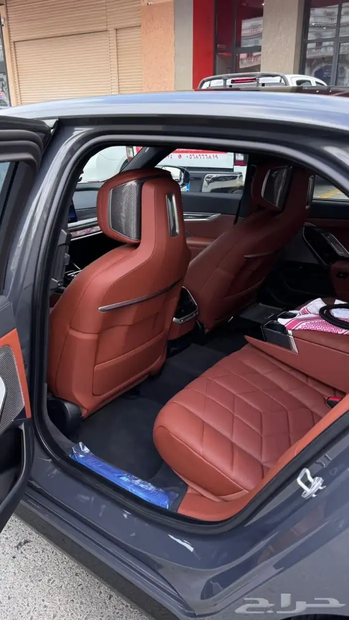 بي ام 740 BMW الفئة السابعة 8