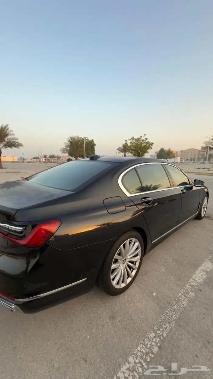 بي ام دبليو 2022 730 الممشى قليل 7