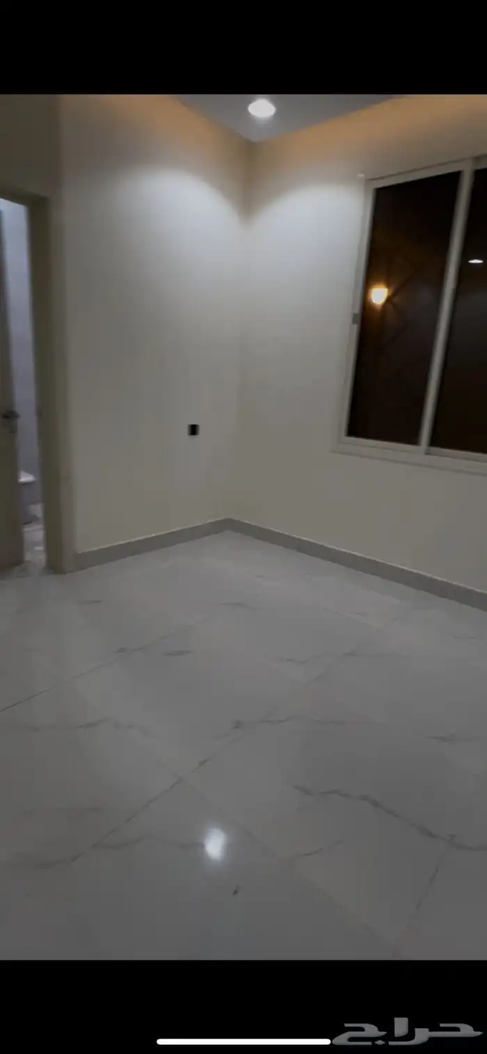 فيلا للايجار حي عكاظ 3