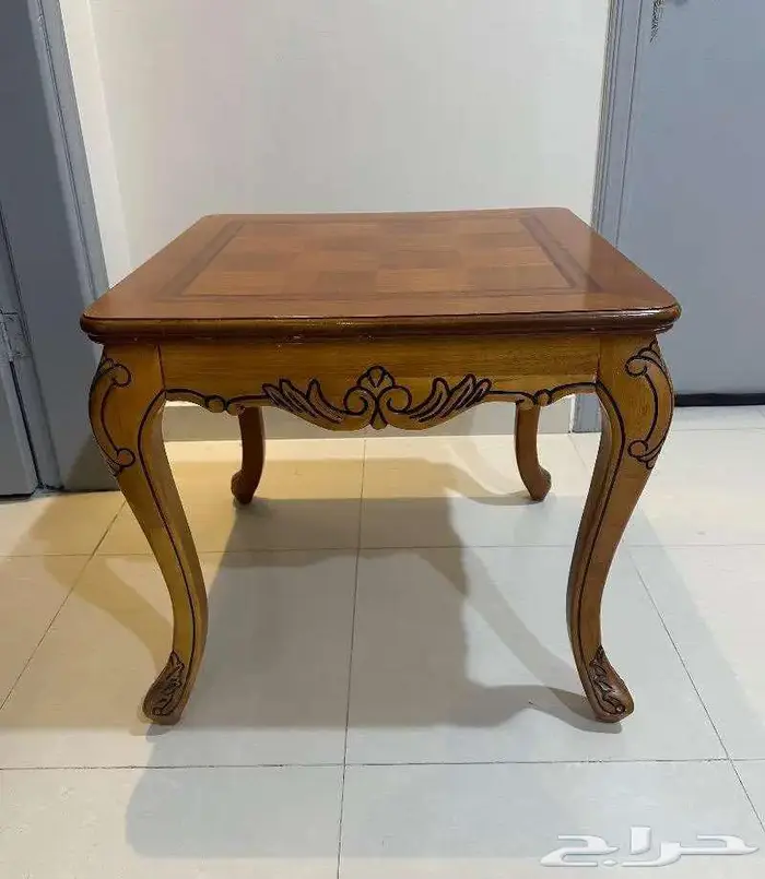 للبيع طاولات 0