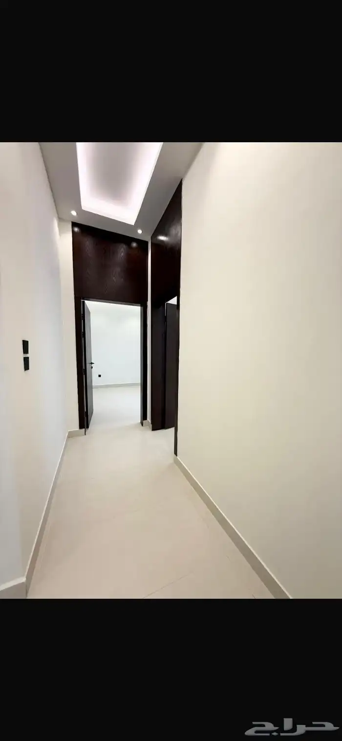 للبيع فله سكنيه مساحة 375م مؤسس شقتين 5