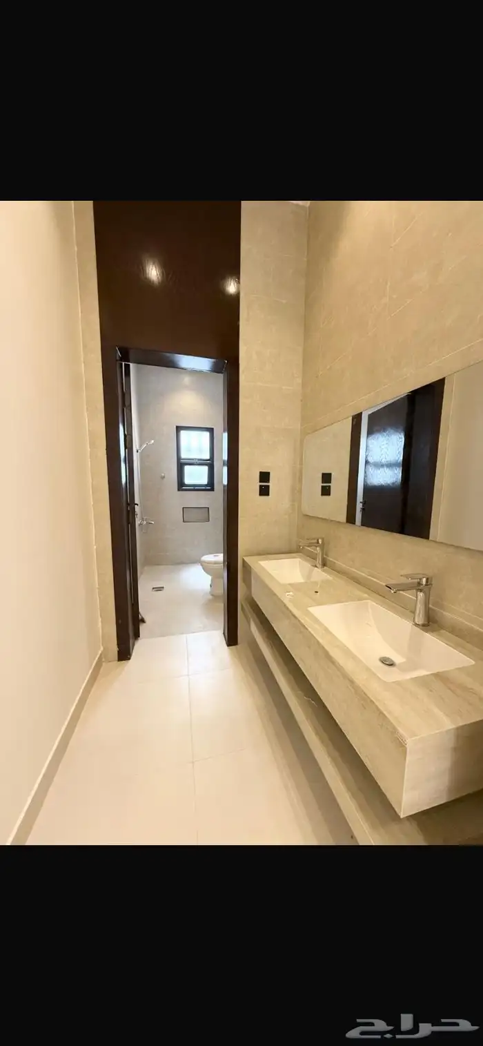 للبيع فله سكنيه مساحة 375م مؤسس شقتين 2