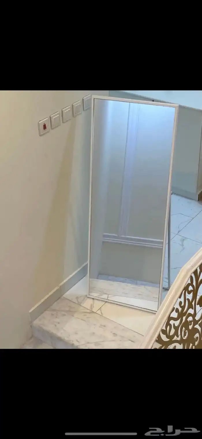مرايا مرايه بستاند بيضاء جوده ونظافه 0