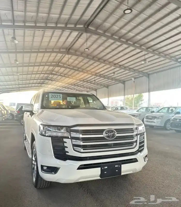 لاندكروزر 2025 GXR L4 1