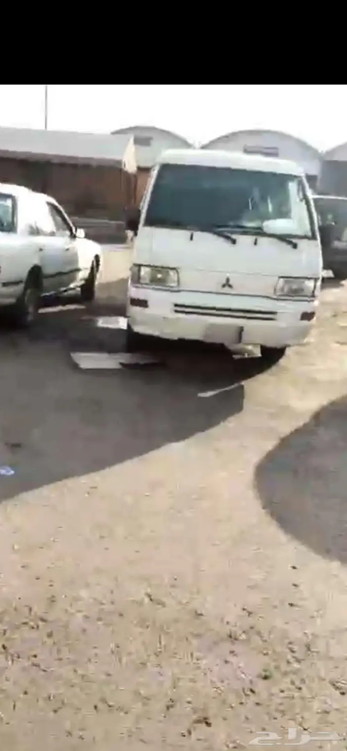 إيجار باص مستبيشي 12 راكب 0