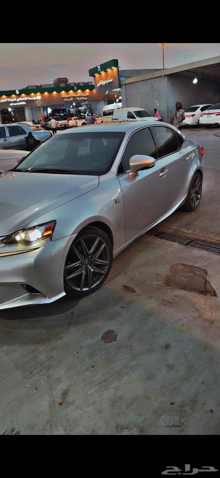 للبيع ليكزس is 350 f sport 1