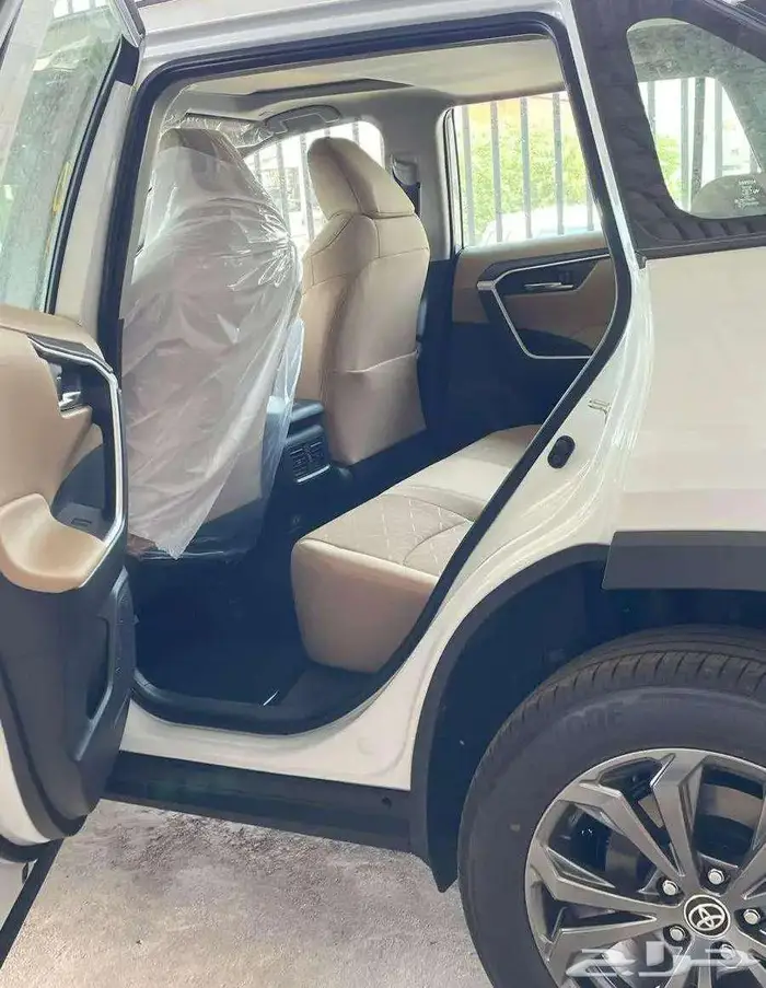 تويوتا راف فور XLE بنزين 2025 6