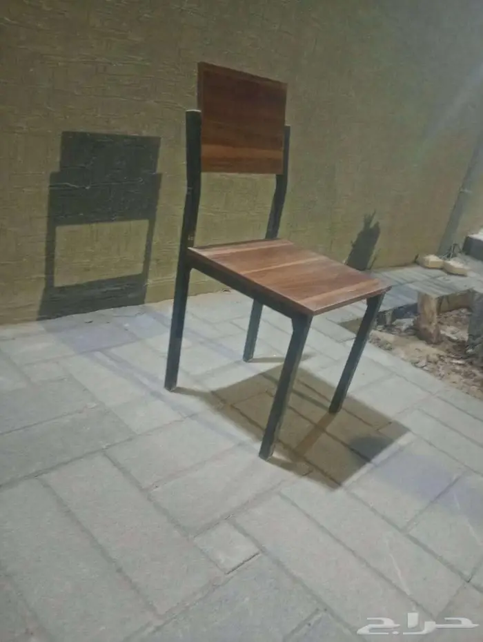 طاولات وكراسي للبيع 2