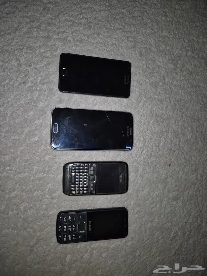 اجهزة جوالات نوكيا وسامسونج قديمة بعضها شغال 1