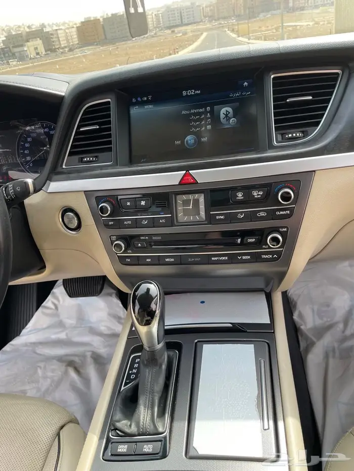 للبيع جنسس 2015 فئه رويال V8 2
