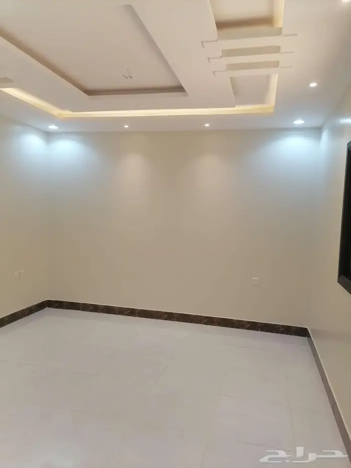 للبيع عماره دور مساحته 310م بمخطط الرانوناء داخل حد الحرم 14