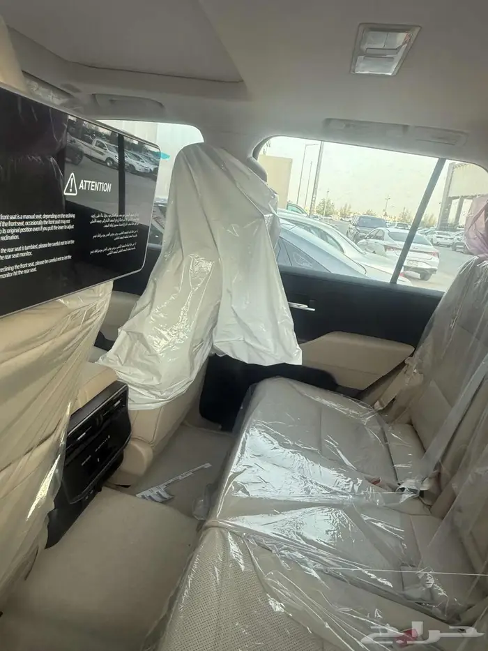 تويوتا لاندكروزر GXR4 بنزين سعودى 2025 اسود 4