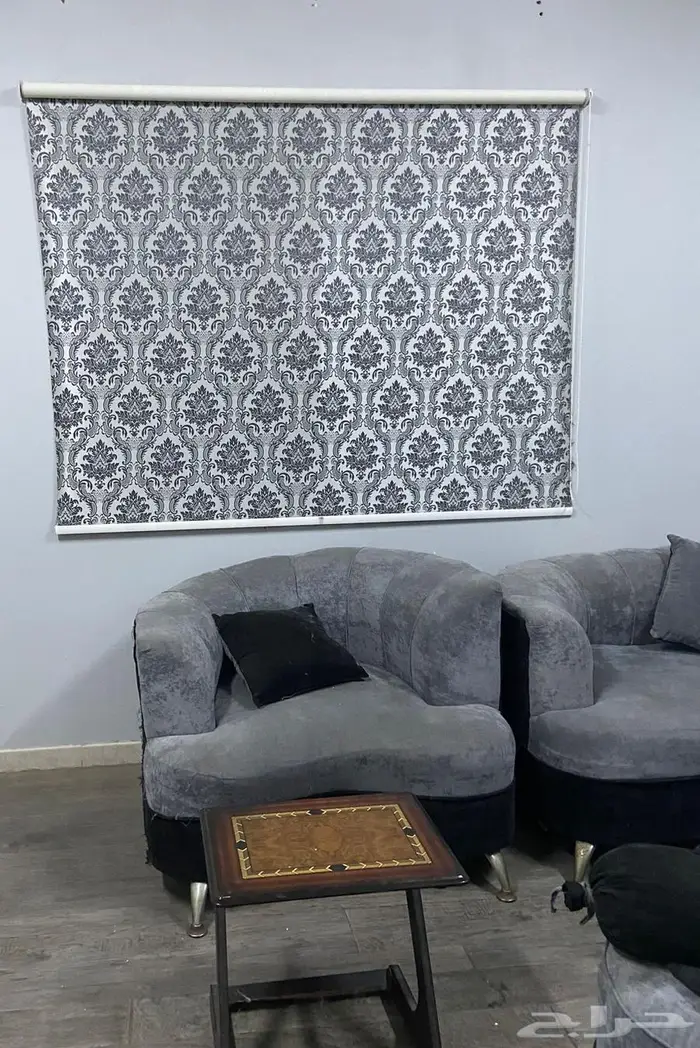 للبيع طقمين كنب مع طقم جلسة أرضية 1