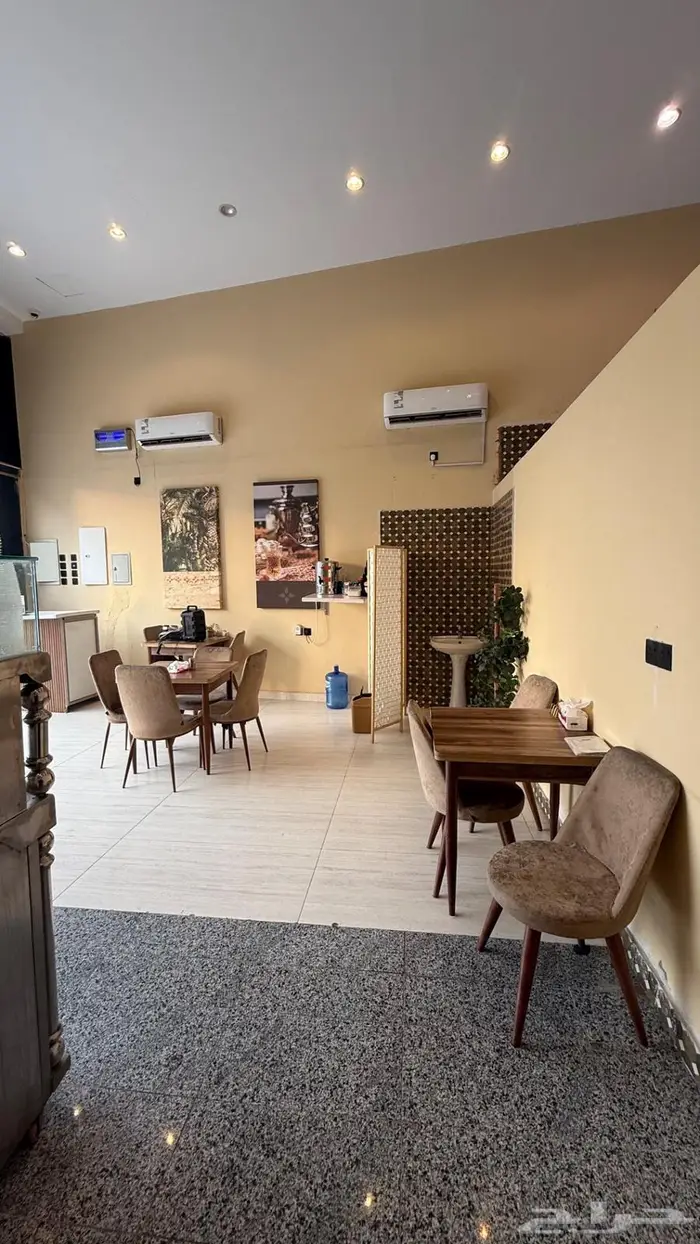 بوفيه للتقبيل بجانب الحجاج والمعتمرين 6