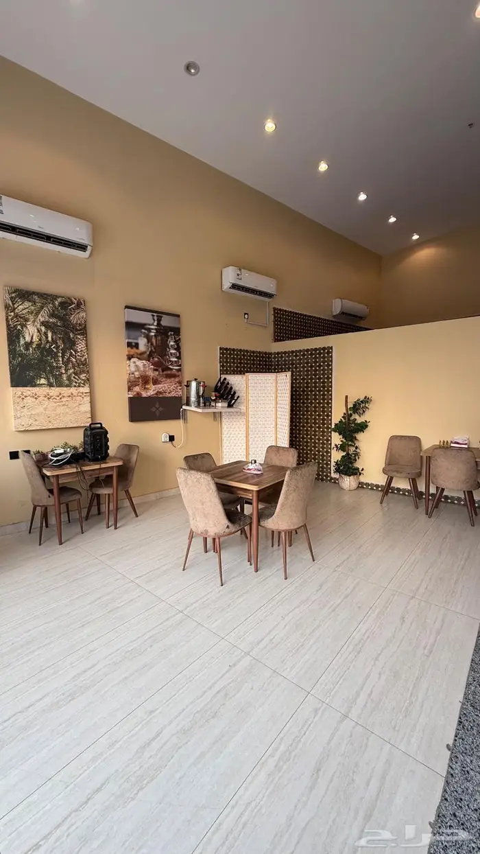 بوفيه للتقبيل بجانب الحجاج والمعتمرين 1