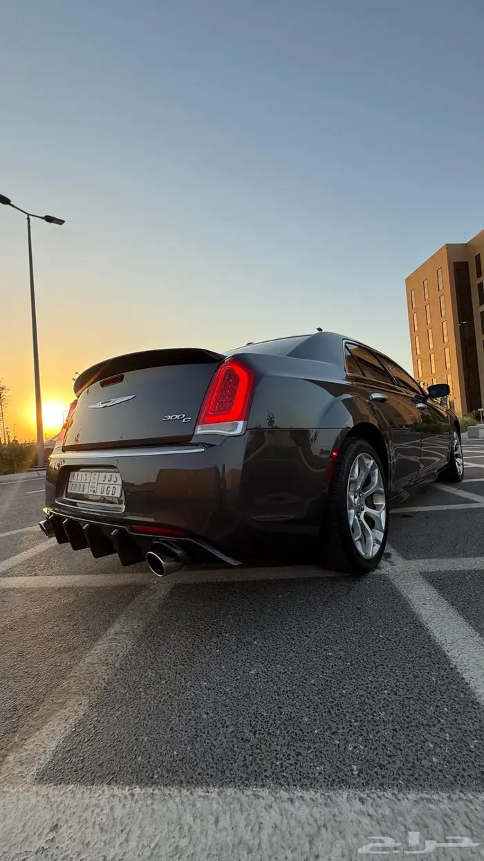 كرايزلر V8 5.7 فل كامل 2018 12