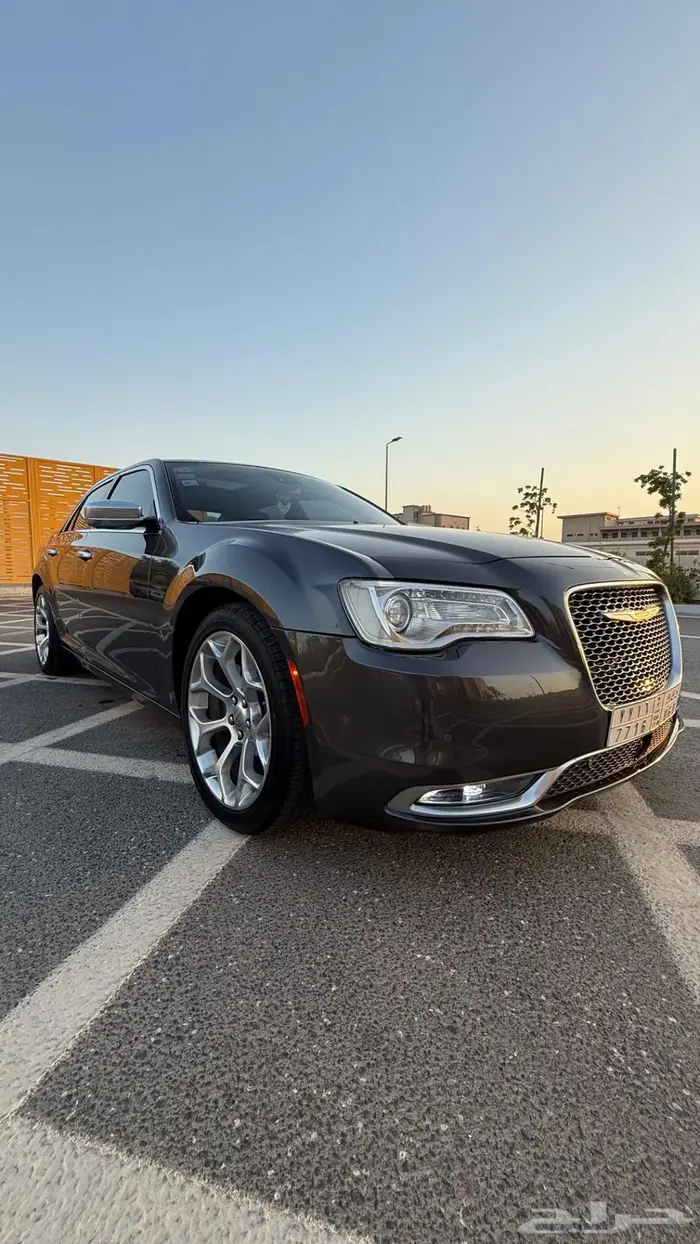 كرايزلر V8 5.7 فل كامل 2018 1
