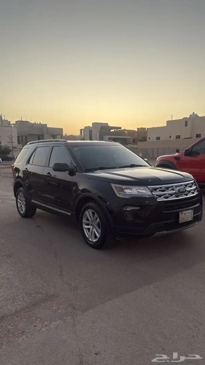 فورد اكسبلورر XLT 2019 - اسود 8
