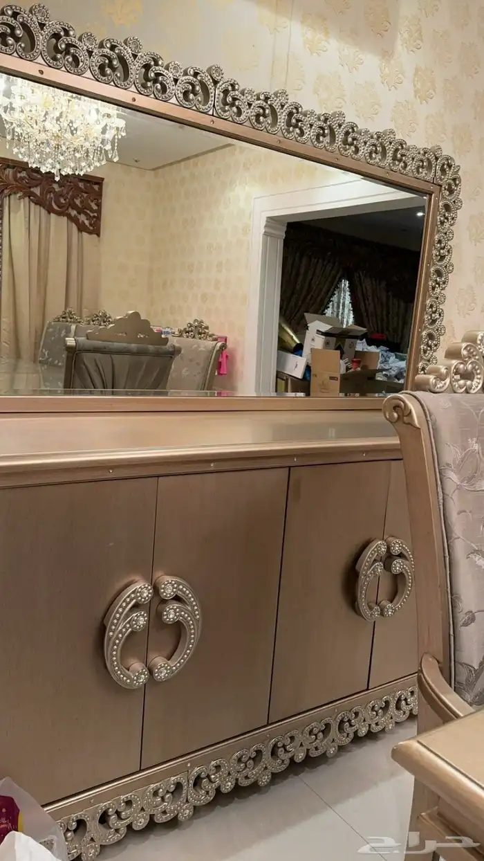 طاولة طعام فخمه 12 كرسي ب 3700 ريال فقط 5