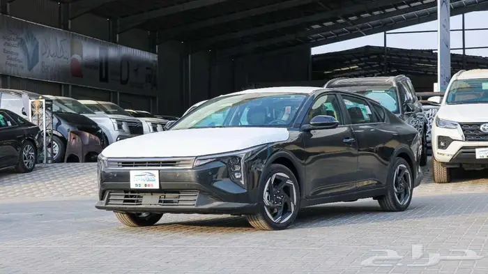 كيا كى 4 نص فل موديل 2025 متوفر جميع الالوان كاش   اقساط 2