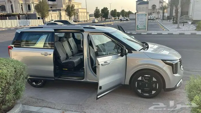 كيا كرنيفال 2025 لون فضي فل كامل مستعمل نظيف جدا 7