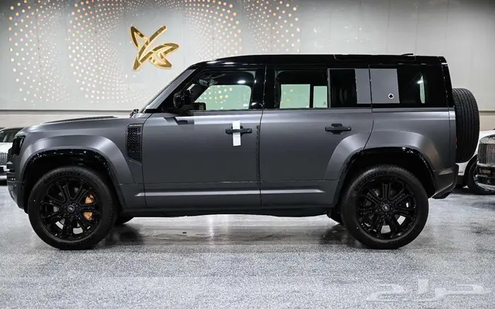 شركة البريمي لسيارات Defender Octa Edition One 4