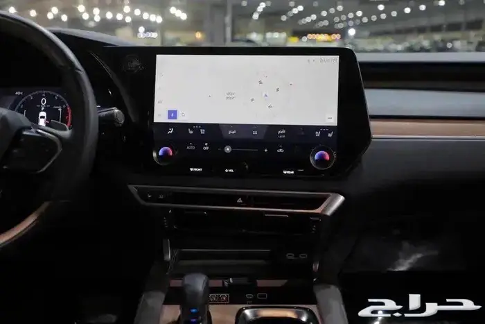ليكزس RX 350 BB فل كامل بانوراما جلد بنزين موديل 2025 17