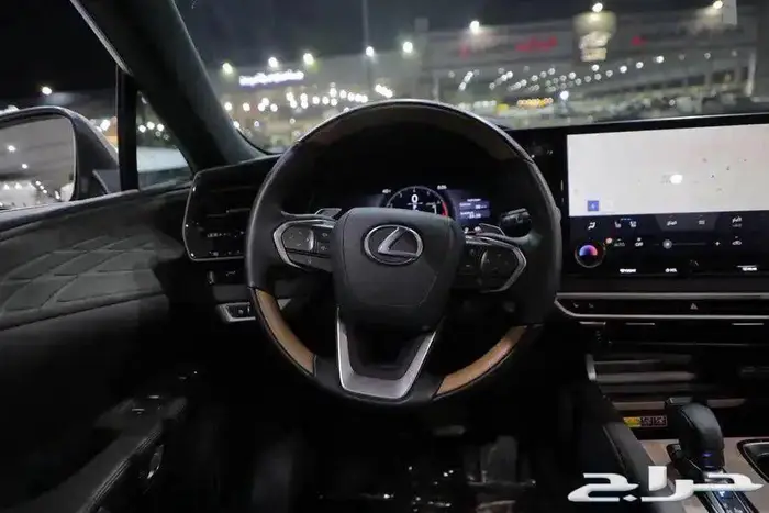 ليكزس RX 350 BB فل كامل بانوراما جلد بنزين موديل 2025 12