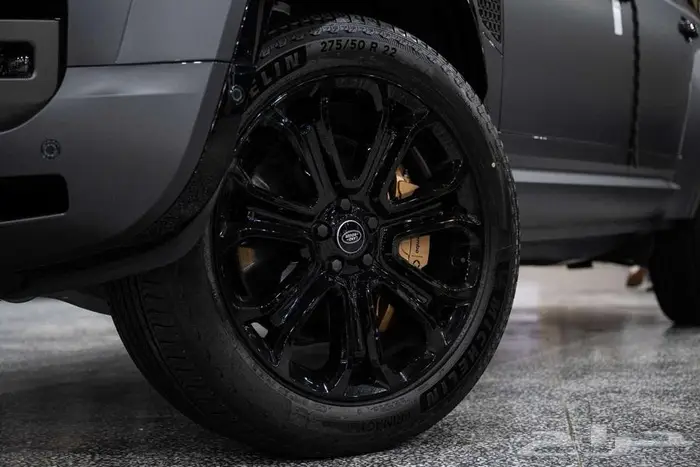 شركة البريمي لسيارات Defender Octa Edition One 3