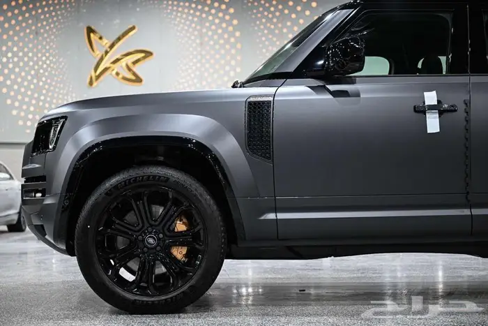 شركة البريمي لسيارات Defender Octa Edition One 5