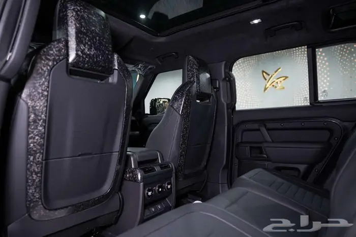 شركة البريمي لسيارات Defender Octa Edition One 12