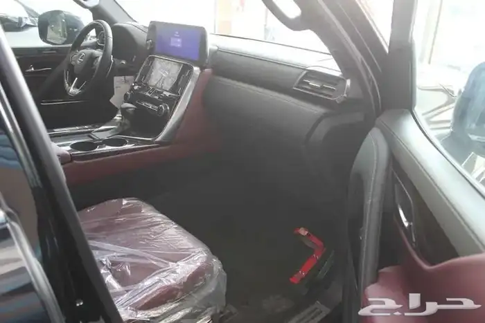 لكزس LX600 BB بنزين بريمي 2025 تشغيل عن بعد 13