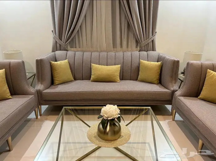 طقم كنب مع الطاولات 2