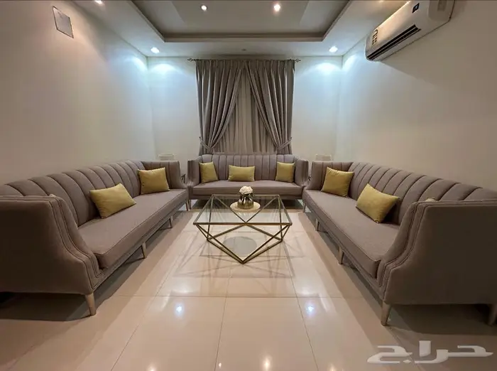 طقم كنب مع الطاولات 0