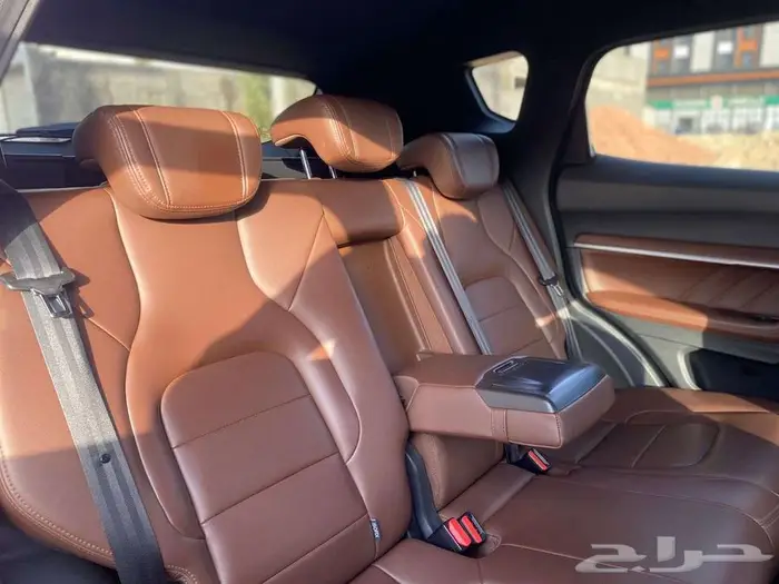 للبيع سيارة هافال H6 35