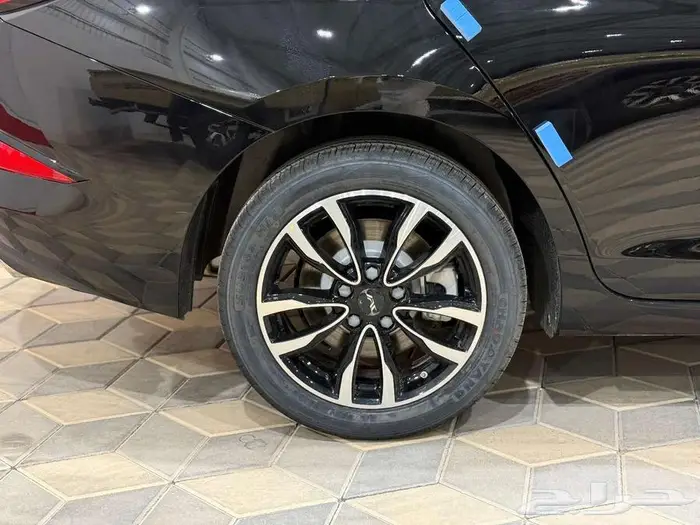 جاك J7 موديل 2025 سيارة بمواصفات عالية واقل سعر 11