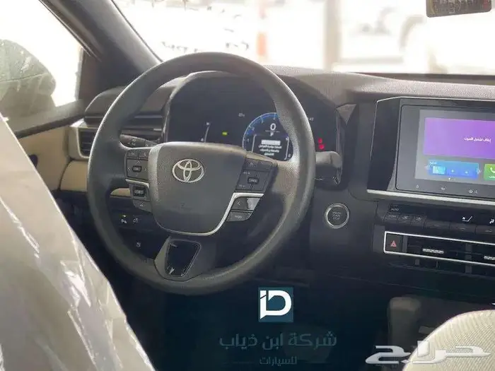 تويوتا كامري E 2025 استلام فوري لدى شركة ابن ذياب للسيارات 1