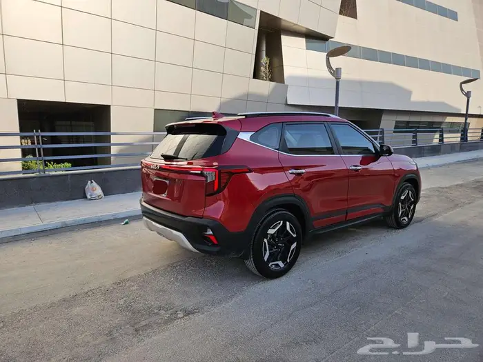 Kia Seltos 2024 for Sale كيا سيلتوس 2024 نص فل للبيع 4