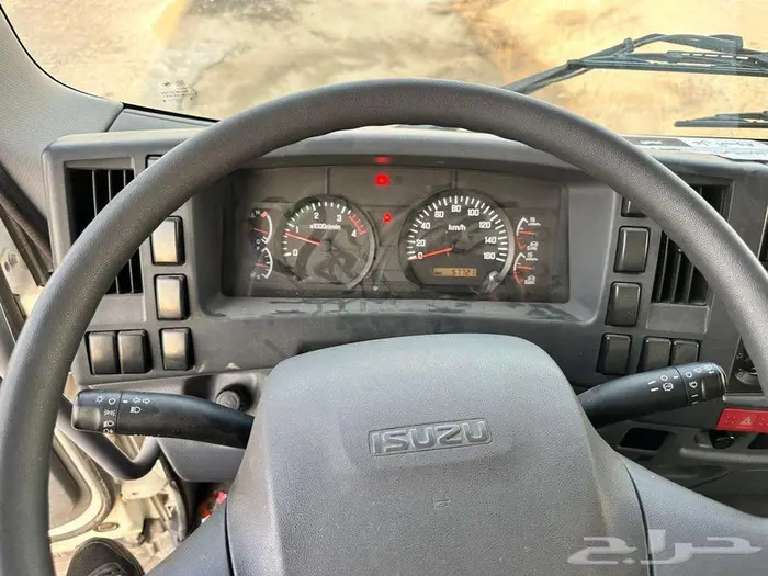 ايسوزو لوري 2022 13