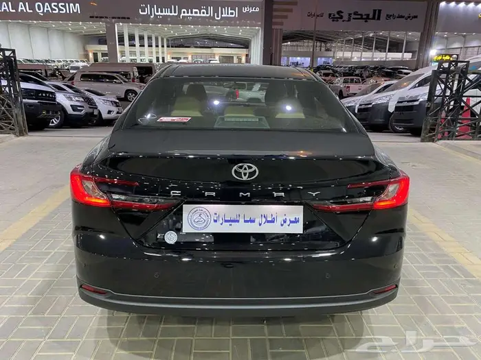 تويوتا كامري 2025 ستاندر E اسود سعودي 16