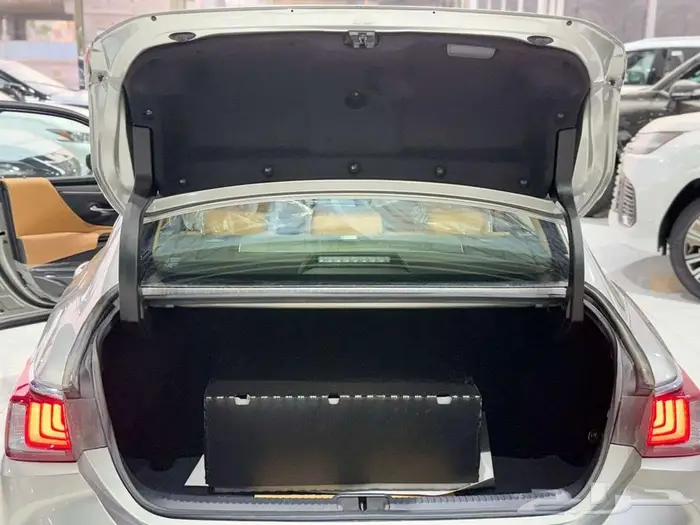 لكزس ES 250 بريمي فتحة سقف 2025 22