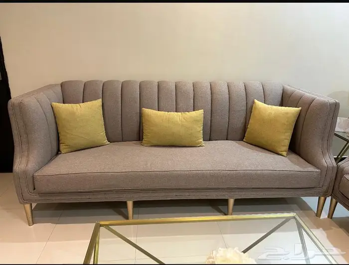 طقم كنب مع الطاولات 1