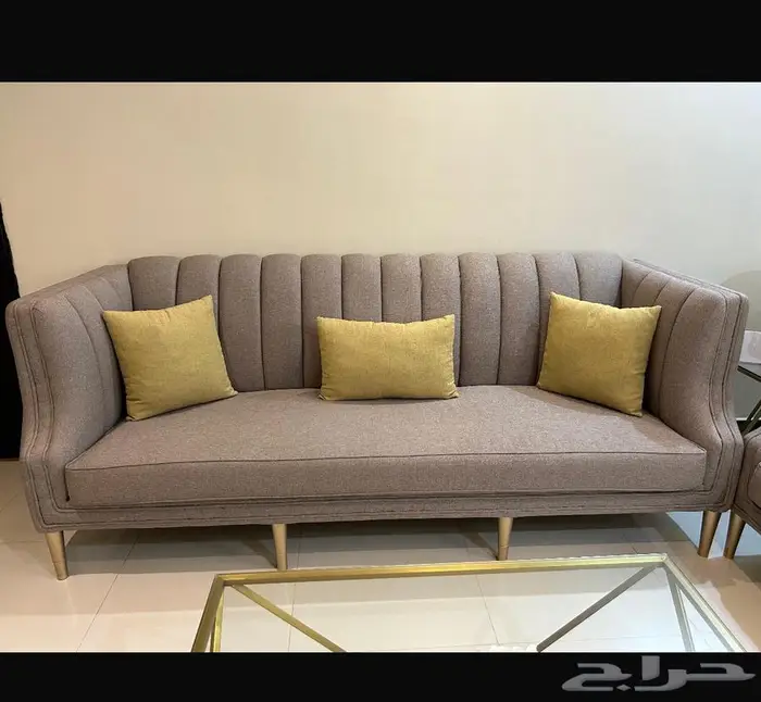 طقم كنب مع الطاولات 3