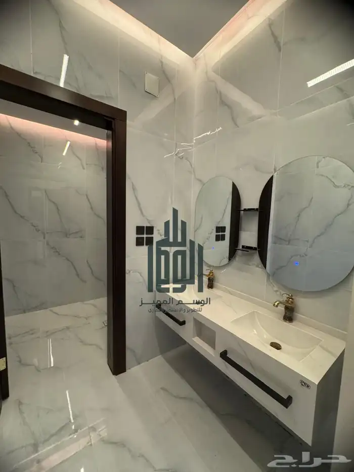 للبيع فيلا 3 ادوار منفصلة بحي الرحمانيه 5