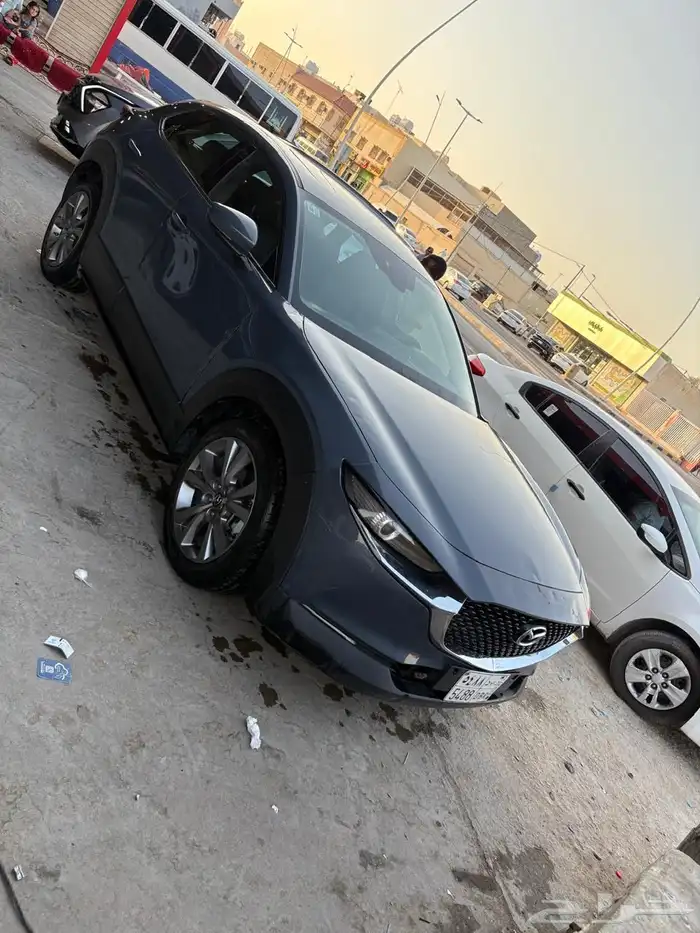 للبيع مازدا 4